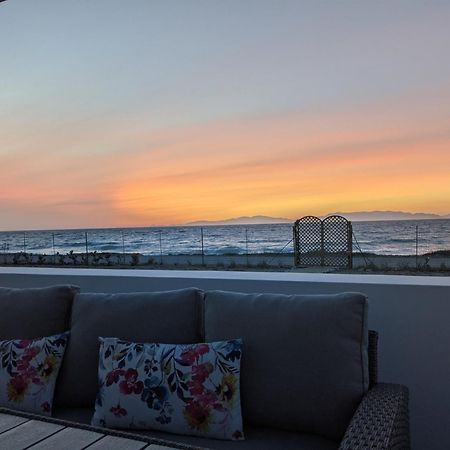 Lambou Beach Sunset Soroni Buitenkant foto