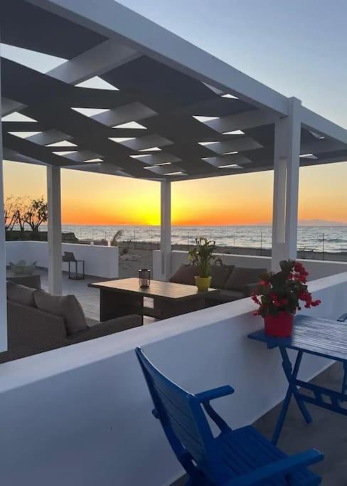 Lambou Beach Sunset Soroni Buitenkant foto